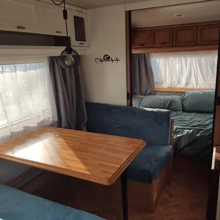 Caravane Avec Privatif En Campagne Οργανωμένο κάμπινγκ *