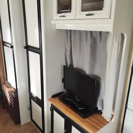 Caravane Avec Privatif En Campagne *