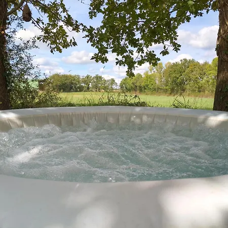 Caravane Avec Privatif En Campagne Οργανωμένο κάμπινγκ Apremont (Vendee)