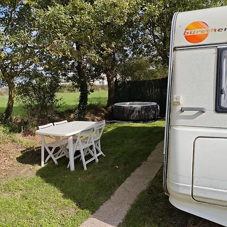 Caravane Avec Privatif En Campagne Οργανωμένο κάμπινγκ