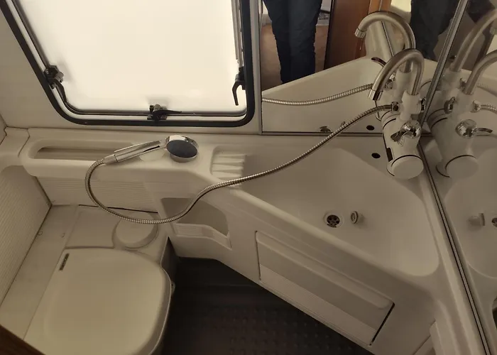 Caravane Avec Privatif En Campagne